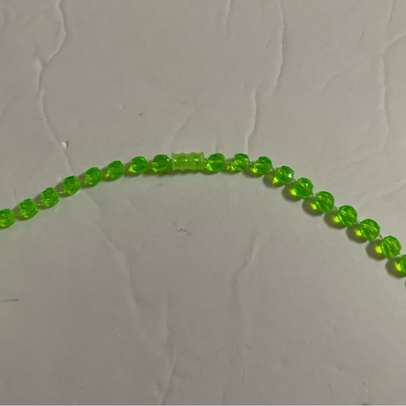 Light Green Beaded Necklace - Picture 2 of 4